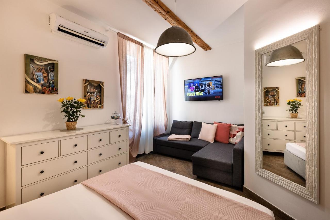 Rooms Old Port Genova ภายนอก รูปภาพ